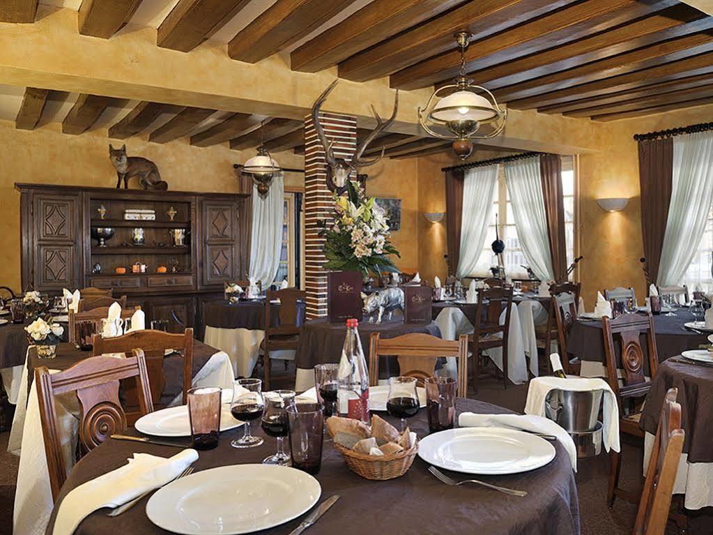 Logis Auberge A La Tete De Lard La Ferté-Imbault Exterior foto